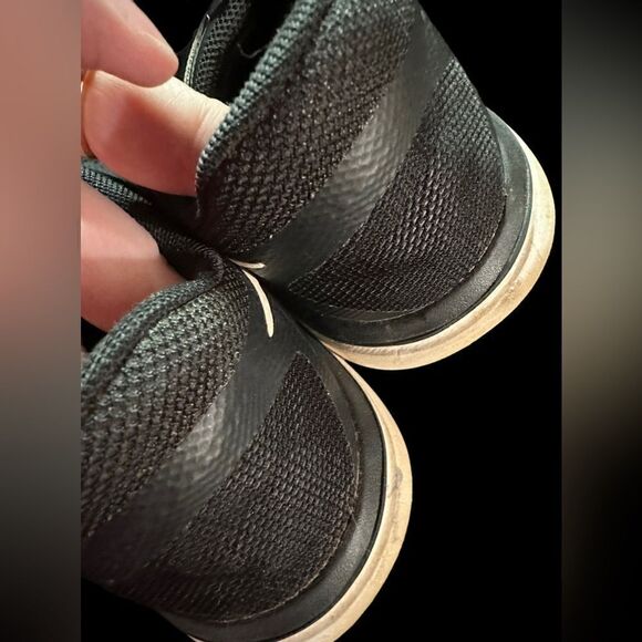 Nike women’s Flex Run size 7M black with white trim running shoes pre-owned - Picture 7 of 9